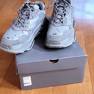 Balenciaga triple S sneekers